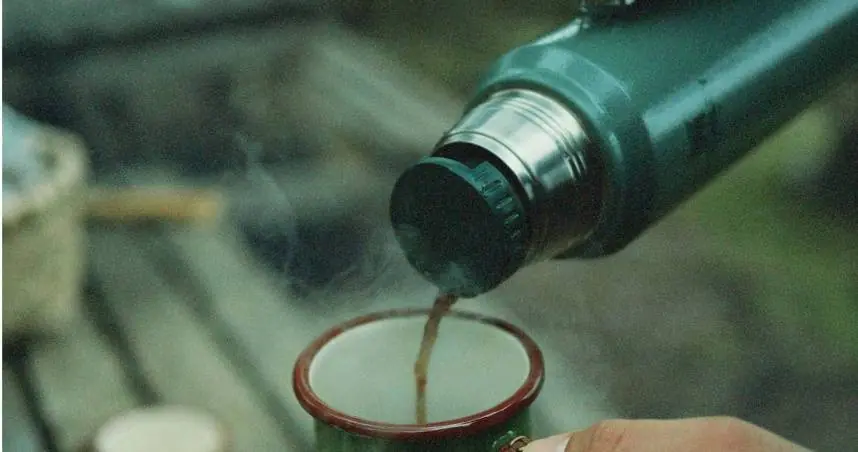 เครื่องดื่ม 4 ชนิดที่หากเก็บไว้นานในกระติกเก็บความร้อน อาจกลายเป็น “แห.ล่งสะ.สมแบค.ทีเรีย”