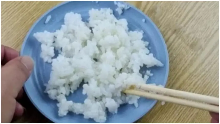 เคล็ดลับเด็ดจัดการปัญหาในบ้านด้วยข้าวเย็นและผงซักฟอก