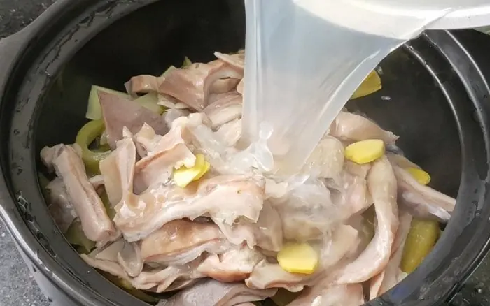 เครื่องในราคาถูกในตลาด แต่ “อุดมด้วยคอลลาเจน” ช่วยย่อยอาหารและฟื้นฟูเนื้อเยื่อที่เสียหา