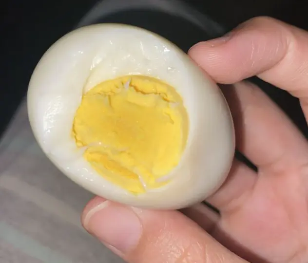 ไข่ต้มแบบนี้ “ยิ่งกินยิ่งเสี่ยง”! หลายคนเข้าใจผิด คิดว่าดีต่อสุขภาพ