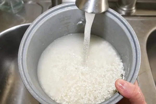 ขออภัยที่ต้องบอกว่า: นี่คือข้.อผิ.ดพล.าดในการหุงข้าวที่หลายคนทำกันเป็นประจำทุกวัน