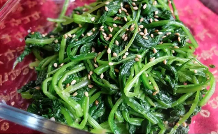 ผัก 4 ชนิด “หมออายุ 100 ปี” แนะนำให้กินทุกวัน! มีขายเพียบในตลาดไทย