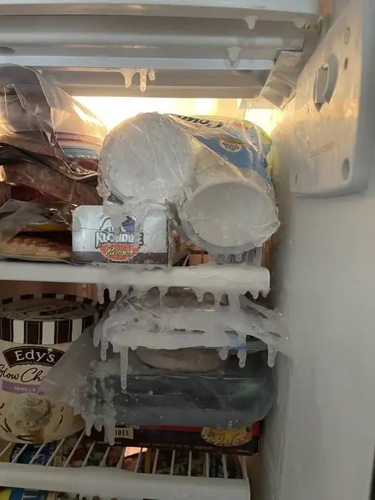 ตู้เย็นน้ำแข็งเกาะหนา อย่าปล่อยทิ้งไว้! ทำตามวิธีนี้ แค่ 30 นาทีน้ำแข็งละลายหมด ตู้สะอาด หอ