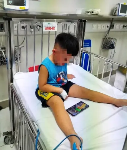 หัวอกแม่สลาย! ลูกชาย ป.2 ปวดท้องหนัก ตรวจเจอ "มะเร็งลำไส้" เพราะกิน 2 เมนูนี้ตั้งแต่เด็ก