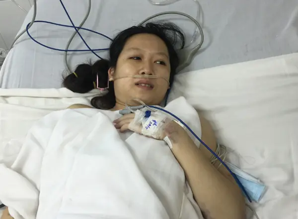 ครูวัย 20 ปีเ.สี.ยชีวิ.ตจากมะเร็งตับ – แพทย์เตือน: กลิ่นผิดปกติใน 3 จุดของร่างกาย อาจเป็นสัญญาณ