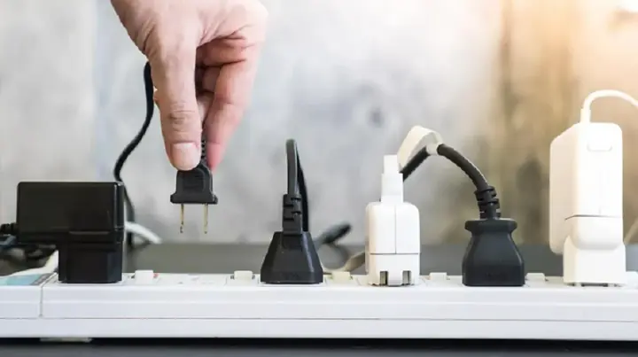 4 อุปกรณ์ "ดูดไฟเงียบ" ปิดสวิตช์แล้วแต่ "เงินยังรั่ว" ตลอด 24 ชั่วโมง