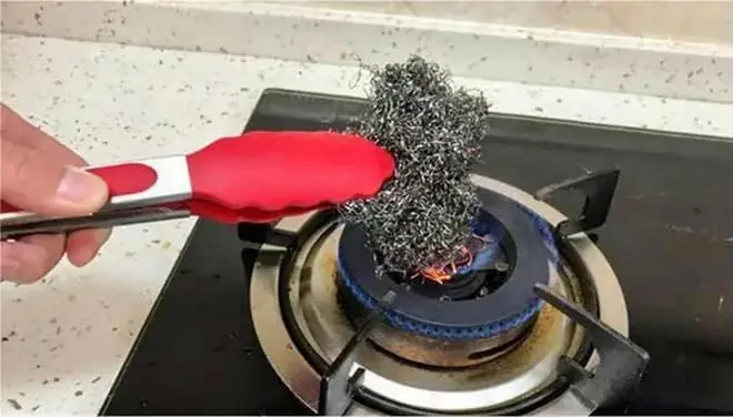 นำลูกขัดเหล็กไปเผาไฟแล้วปิ้ง ใช้งานได้สารพัด แก้ปัญหาในบ้านได้หลายอย่าง