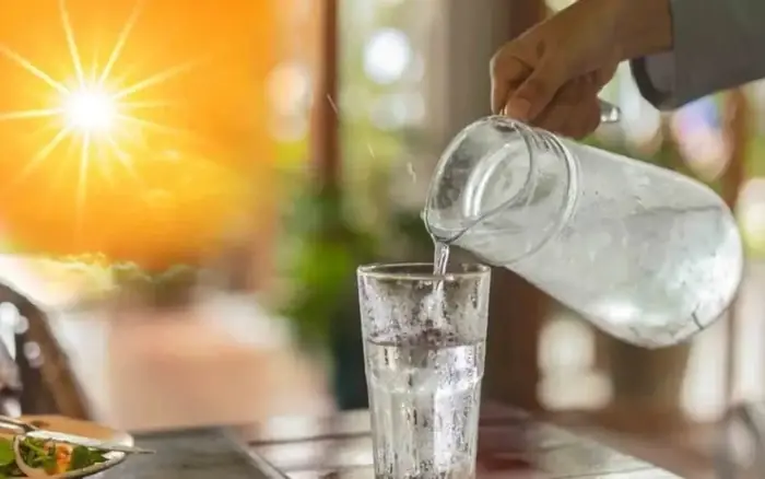 ข้อผิดพลาดในการดื่มน้ำช่วงอากาศร้อน อาจส่.งผ.ลเ.สียต่อไ.ตโดยไม่รู้ตัว: แพ.ทย์เตื.อนสัญญ.าณท