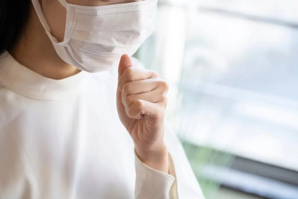 แพทย์เตือน: 3 พฤติกรรมที่ดูเหมือนไม่อันตราย แต่ทำให้คุณติดไข้หวัดใหญ่สายพันธุ์ B ได้ง่าย