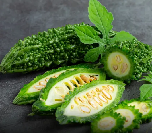 กินมะระทุกวันจะเกิดอะไรขึ้น? เปิดข้อดี-ข้อควรระวังที่หลายคนยังไม่รู้