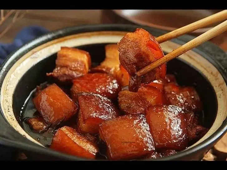 แม่ทรุด ลูกชาย 8 ขวบ ทรมานโรคเกาต์ เพราะ "เมนูโปรด" ที่กิน 3 มื้อต่อวัน ไม่มีส่วนผสมไก่!