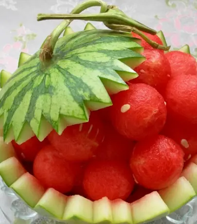 อันตรายจากแตงโมแช่เย็นค้างคืน เรื่องจริงที่คนรักสุขภาพต้องระวัง