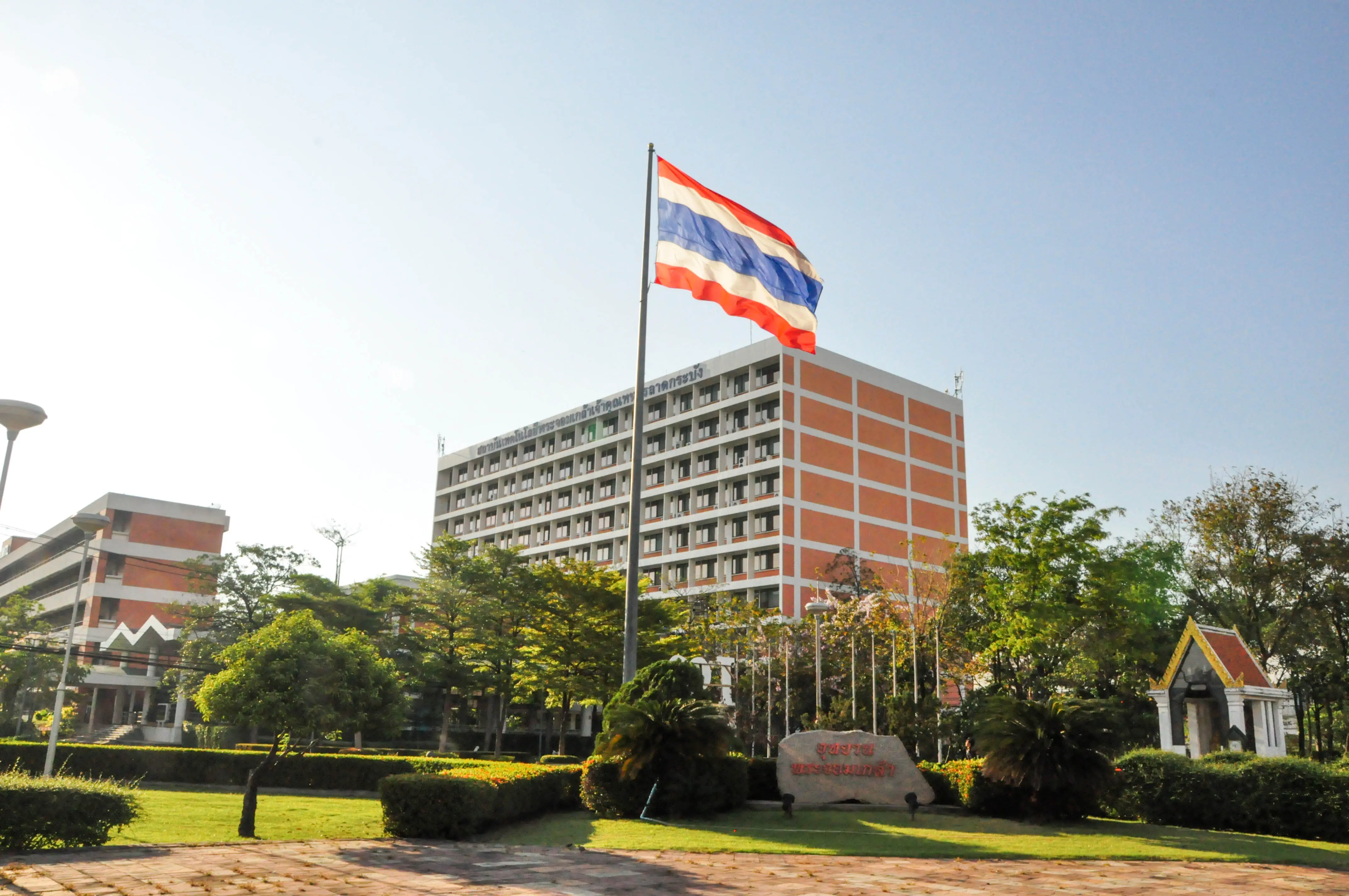 เพิ่งรู้ใหญ่ขนาดนี้! "8 โรงเรียนใหญ่ที่สุดในไทย" พื้นที่หลายร้อยไร่ มีกรุงเทพฯติดอันดับด้ว