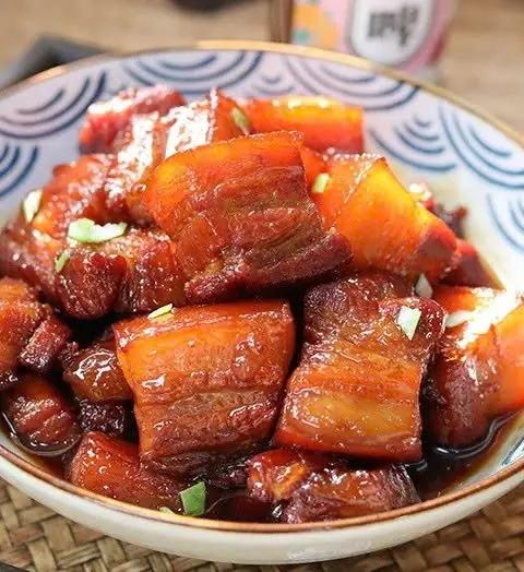 แม่ทรุด ลูกชาย 8 ขวบ ทรมานโรคเกาต์ เพราะ "เมนูโปรด" ที่กิน 3 มื้อต่อวัน ไม่มีส่วนผสมไก่!