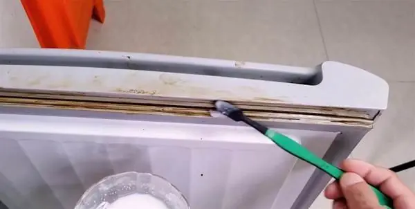 ยางขอบตู้เย็นขึ้นราดำ ใช้สิ่งนี้เช็ดทันที เพียง 5 นาที ก็สะอาดเหมือนใหม่