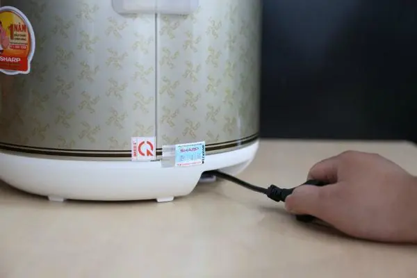 ควรถอดปลั๊กหม้อหุงข้าวทันทีหลังข้าวสุกหรือไม่? ที่แท้ตลอดมาหลายคนเข้าใจผิด