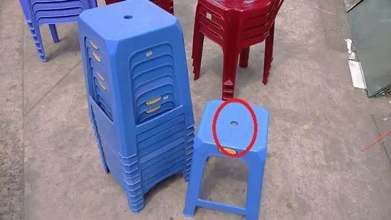 90% ของคนที่นั่งเก้าอี้พลาสติก ไม่รู้ว่ารูวงกลมนี้มีไว้ทำอะไร ทั้งที่ใช้ประโยชน์ได้มากกว่