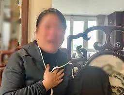 ตลอดระยะเวลากว่า 10 ปี ลูกสาวทั้งสองผลัดกันดูแล อาบน้ำ ป้อนข้าว พลิกตัวให้พ่อ โดยไม่เคยบ่นส