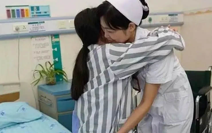 เด็กสาววัย 17 เข้ารพ.เพราะไ.ตวาย ต้องฟอกไ.ตตลอดชีวิต: แพทย์เตือน 3 พฤติกรรมที่วัยรุ่นทำบ่อย