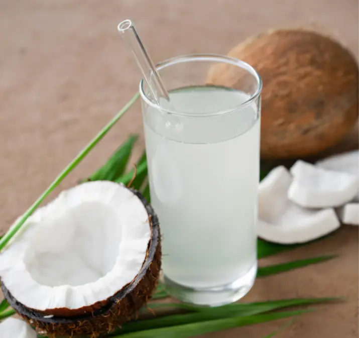 แพทย์เผย: การดื่มน้ำมะพร้าวอาจก่อให้เกิด...