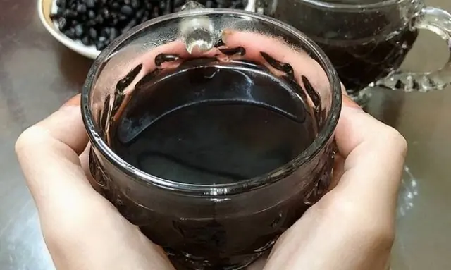 เครื่องดื่มที่ “โร.คหล.อดเลื.อดสม.อง” กลั.วมาก ซึ่งคนเวียดนามคุ้นเคย ราคาไม่แพง แค่ไม่กี่แส