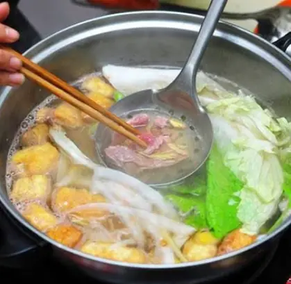 เตือนภัยใกล้ตัว! สาววัย 26 ล้มป่วยกะทันหันหลังทานหม้อไฟ พร้อมข้อควรระวัง