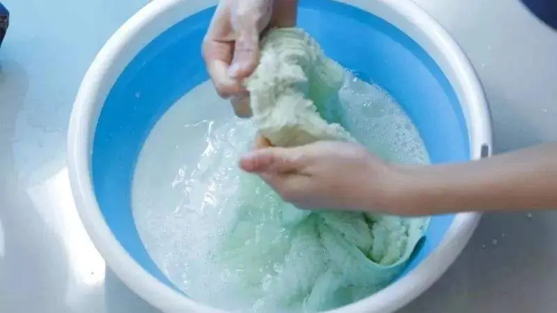 วิธีแก้ผ้าเช็ดตัวเหม็นอับและเหนียวให้กลับมาหอมเหมือนใหม่