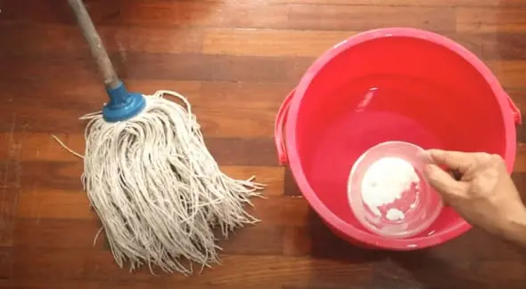 แม่บ้านมือโปรเผยเคล็ดลับ ถูพื้นสะอาดนาน ฝุ่นไม่เกาะง่าย