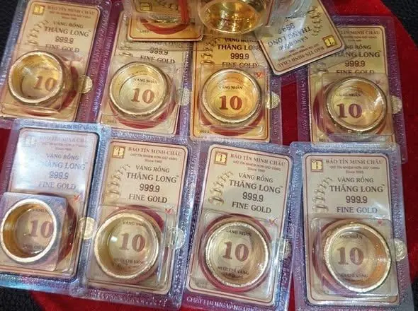 สาเหตุที่ทำให้ราคาทองคำพุ่งสูงขึ้นอย่างรวดเร็วในช่วงข้ามคืน