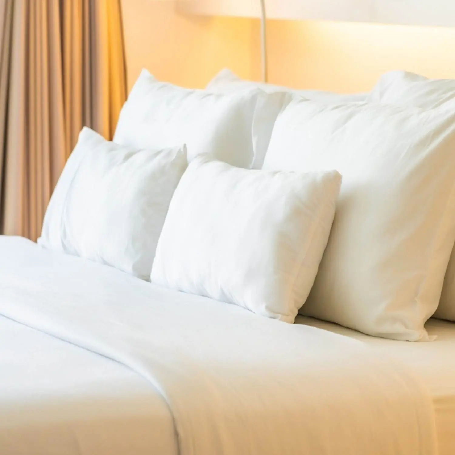 ได้รู้สักที! โรงแรมให้หมอน 4 ใบ ทั้งที่เตียงนอนได้แค่ 2 คน เพราะประโยชน์มากกว่าหนุนหัว