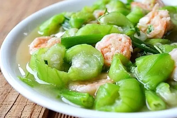 เชฟระดับตำนาน 30 ปี “เตือนแรง”: ต้มบวบ ฟัก หรือฟักทองแล้วเจอแบบนี้ รีบเททิ้งด่วน! อย่ารอให้พล