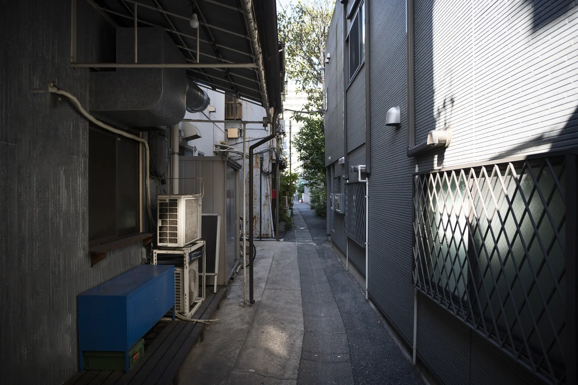 ซื้อบ้านราคา 7 ล้านบาท คู่สามีภรรยาวัยรุ่นถึงกับขนลุกกับพฤติกรรมของเพื่อนบ้านในทุกเช้า