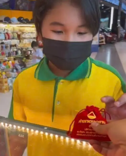 “ทองวันนี้ไม่ธรรมดา!” 15 เม.ย. 69 ราคาพุ่งแรงแบบมีอะไรบางอย่างกำลังเกิดขึ้น… ใครถืออยู่ต้องรี