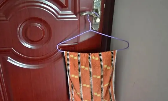 ทำไมเปิดแอร์หน้าร้อนควรแขวนผ้าในห้อง? หลายคนไม่รู้ถึงประโยชน์ที่น่าประหลาดใจ