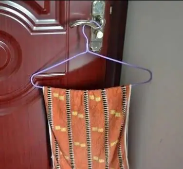 ทำไมเปิดแอร์หน้าร้อนควรแขวนผ้าในห้อง? หลายคนไม่รู้ถึงประโยชน์ที่น่าประหลาดใจ