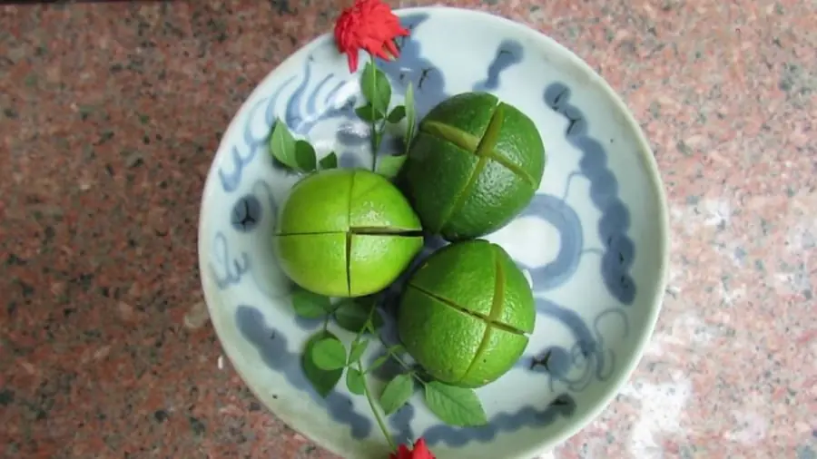 เหตุผลที่ทำให้หลายคนวางมะนาวไว้หัวเตียงนอน: ประโยชน์ที่ทั้งผู้ชายและผู้หญิงต่างก็ชอบ