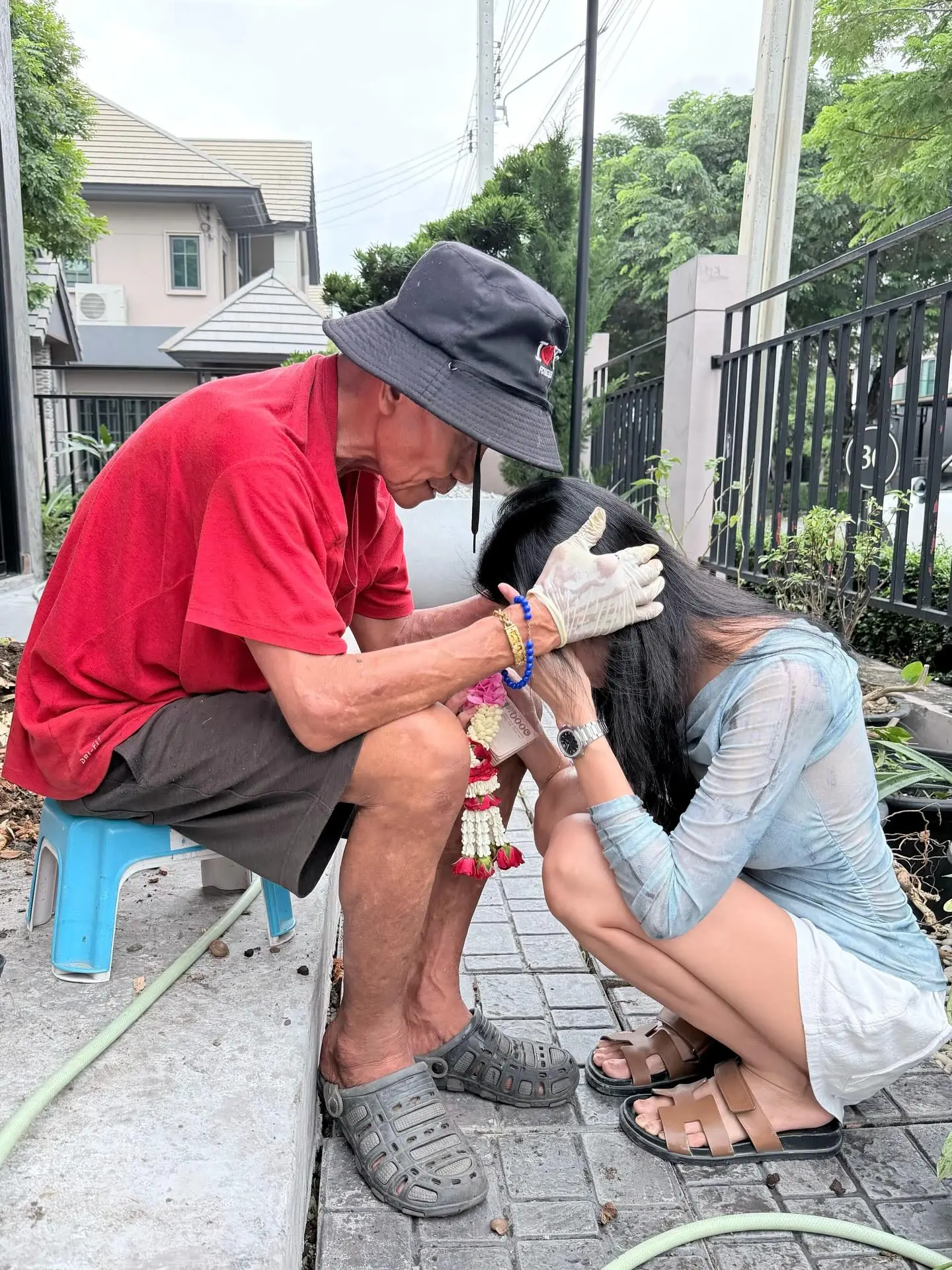 "จ๊ะ นงผณี" เผยเลขเด็ด คุณพ่อให้โชคเต็มๆ คอหวยเฮลั่น ขอบคุณกันสนั่น