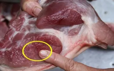 4 เนื้อสัตว์ "สุดสกปรก" ขายเกลื่อนตลาด สารพิษเพียบ-คุณค่าต่ำ พ่อค้ายังส่ายหน้า!