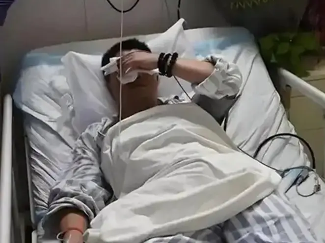 ช็อก! หนุ่มตรวจเจอมะเร็งปอด ระยะที่ 3 เผยสัญญาณมรณะ "ตอนกินข้าว" ที่ถูกมองข้าม