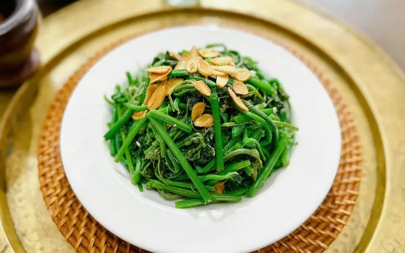 ผัก 1 ชนิดมีธาตุเหล็กสูงกว่าเนื้อวัว จีนขนานนาม "ยาบำรุงตับ" คนไทยชอบกินมาก!