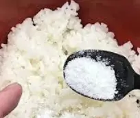 อย่าทิ้งข้าวเหลือ! เคล็ดลับง่ายๆ ช่วยลดปัญหาแมลงในบ้าน ประหยัดเงินได้จริง