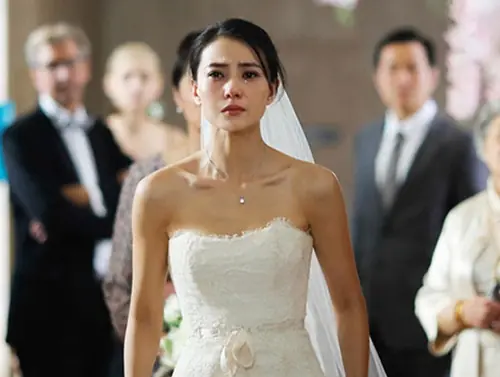 เพียงได้ยินข่าวว่าพ่อของว่าที่เจ้าสาวล้มละลาย ว่าที่เจ้าบ่าวก็ยกเลิกงานหมั้นทันที แต่เ