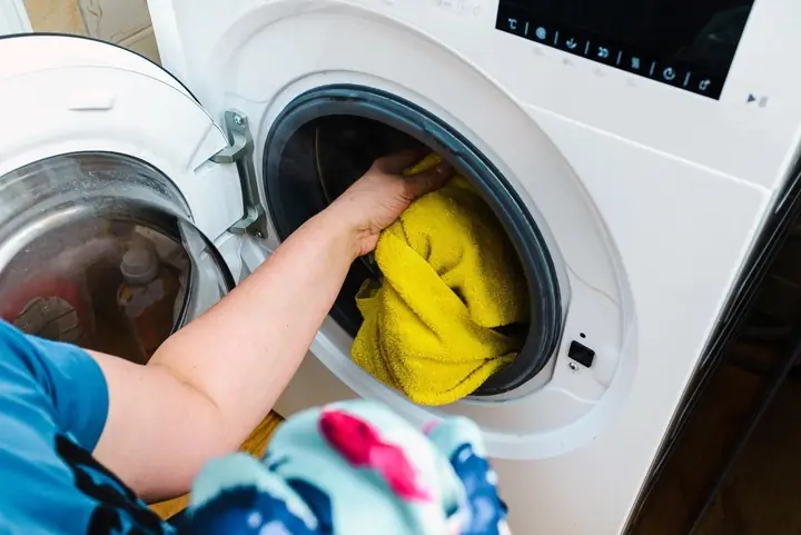 เลิกทำด่วน! กูรูชี้ 3 ข้อผิดพลาด ใช้เครื่องซักผ้า แทบทุกบ้านเผลอ "ยืดเวลา" โดยไม่จำเป็น