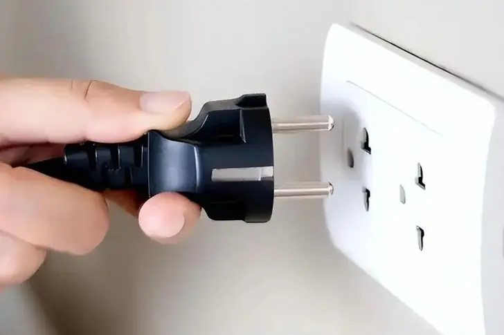 สกั.ดค่.าไ.ฟพุ่.ง 5 อุปกรณ์ที่ค.วร "ถอดปลั๊ก" เมื่อไม่ใช้งาน อยู่ในครัวไปแล้ว 3 อย่าง!