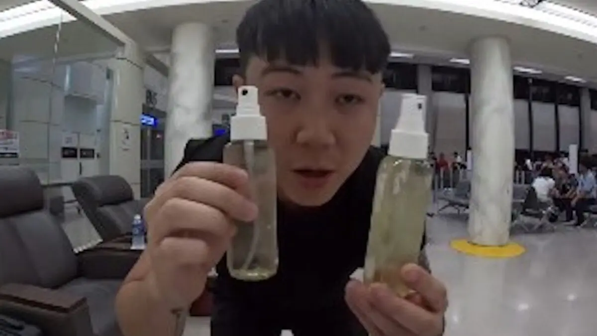 หนุ่มเก็บน้ำจากแม่น้ำคงคาเป็นที่ระลึก อึ้ง ปล่อยทิ้งไว้เดือนเดียว กลายเป็นที่ระทึก