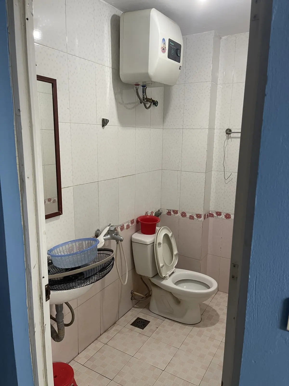 วิศวกรเตือน! ต่อให้รวยแค่ไหนก็ไม่ทำ “ห้องน้ำใต้บันได” เผยเหตุผลที่หลายบ้านเพิ่งรู้