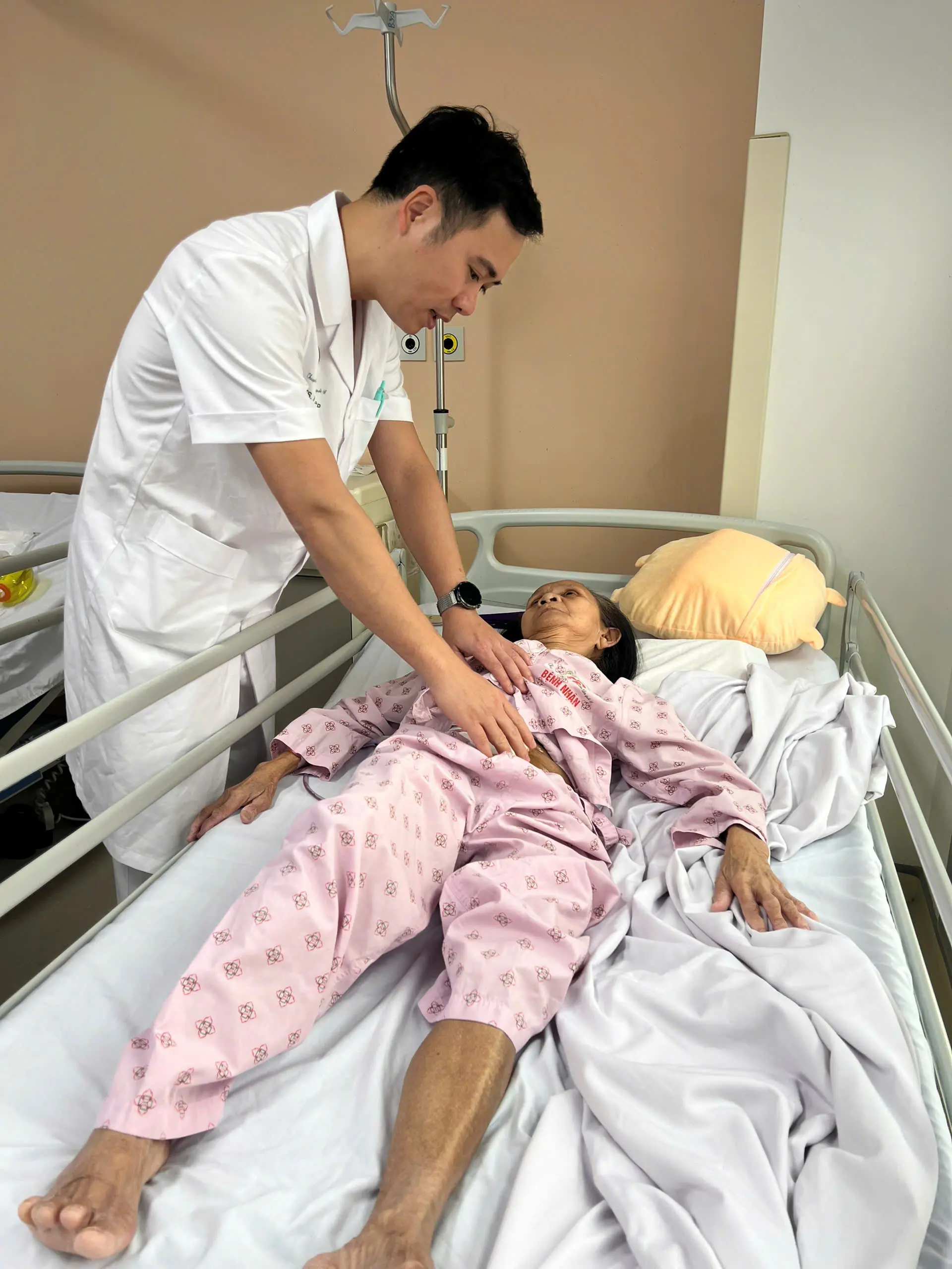 มะเร็งลำไส้ป่วยพุ่ง! แพทย์เตือน อดอาหารยังดีกว่า ถ้ากิน 4 อย่างนี้ในตู้เย็น