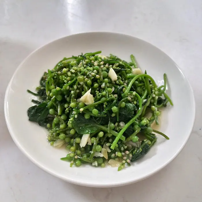 ผักที่ดูเหนียวๆ เคี้ยวยาก แต่คนญี่ปุ่นหลงรัก เพราะกินแล้ว "เด็กนาน" แถมต้านโรคมะเร็ง!