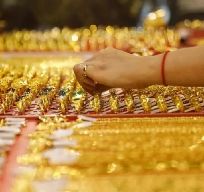 ราคาทองวันนี้ 28 เม.ย. 69 เปิดลดลง 200 บาท สาเหตุทองร่วงตอนเช้าคืออะไร?