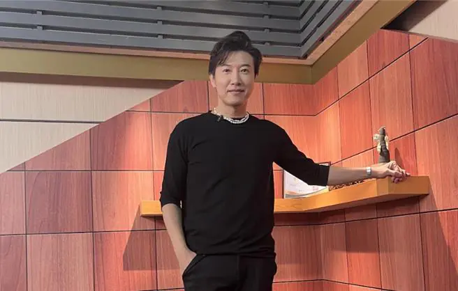 “คุณตา” อายุ 61 ปี แต่ยังดูหนุ่มเหมือนวัยยี่สิบ เพราะดื่มน้ำแก้วนี้ ช่วยล้างลำไส้และขับสาร